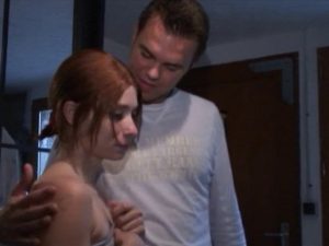 3 potes vont samuser avec une jolie nana denichee en soiree 01 300x225 - Jeunette déjà mariée mais loin d'être fidèle