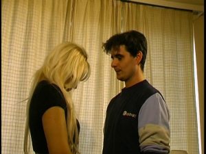 marianne et stephane 2 amateurs vont faire connaissance lors de leur 1er casting 01 300x225 - Une blonde provinciale niquée en double pénétration