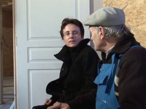 papy ne veut pas se mettre au boulot 01 300x225 - Papy bricoleur et ses compères baisent avec la directrice