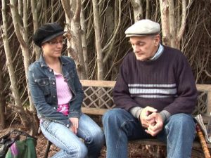 papy profite dun coup dur pour baiser cindy 01 300x225 - chaudasse française baisée sans complexe