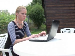 une bonne grosse bite pour cindy picardie 01 300x225 - Déesse du sexe docile baisée à l'hôtel